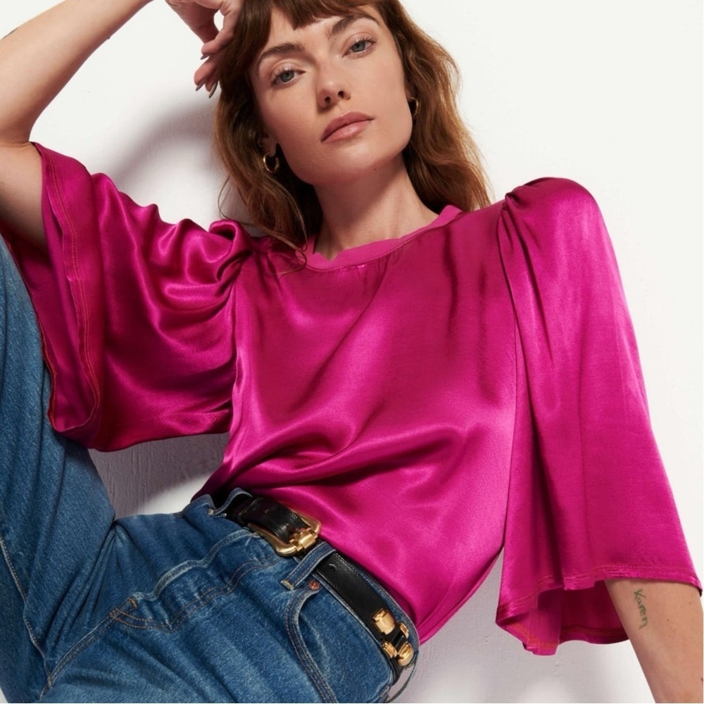 Nation Ltd Donna Bell Sleeve Top in Miss Magenta Size XS Satin Shiny Valentines
